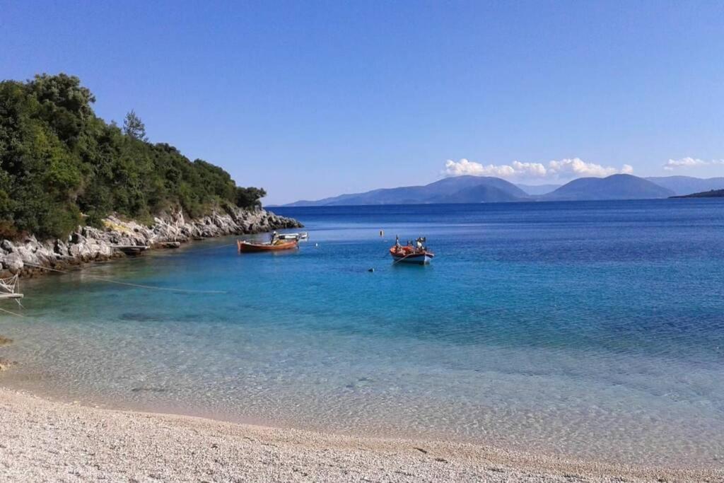 Manto Apartments Lefkada Evgiros Exteriör bild