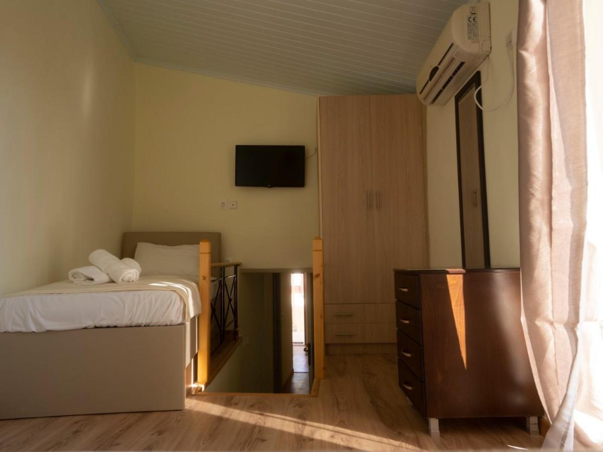 Manto Apartments Lefkada Evgiros Exteriör bild